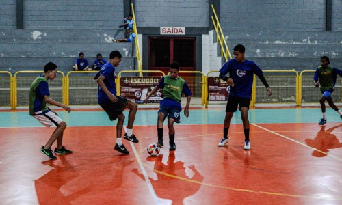 Futsal atrai crianças e adolescentes e fortalece política de esporte em Barra do Piraí